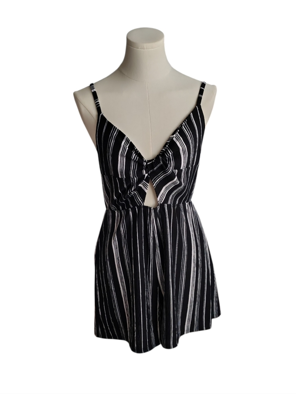 Wild Fable Black & White Striped Shorts Romper with Keyhole Bodice Size Small